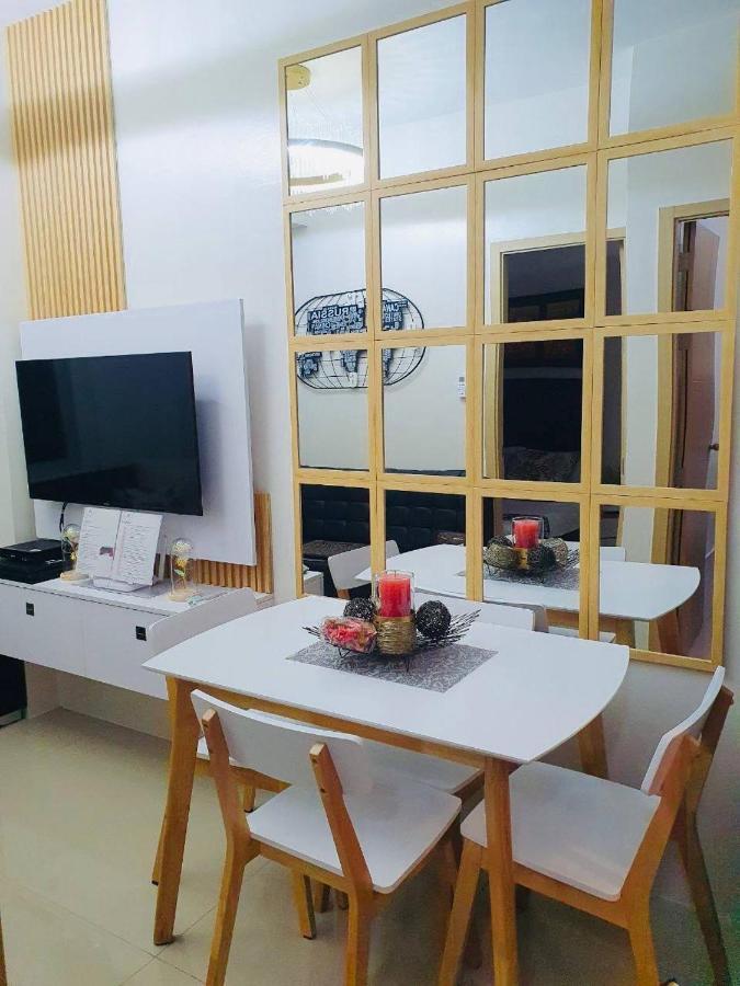 2 Bedroom Condo Vine Residences Quezon City With Pool Wifi Karaoke Board Games Netflix Cidade Quezon Exterior foto